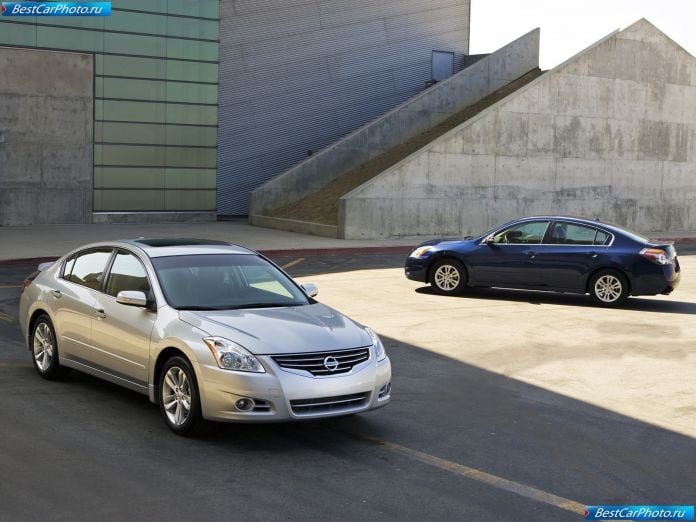 2010 Nissan Altima Sedan - фотография 14 из 50
