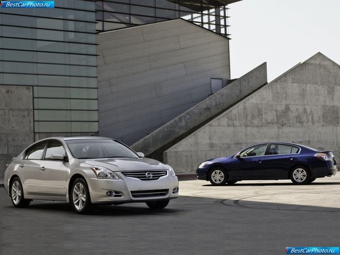 2010 Nissan Altima Sedan - фотография 16 из 50