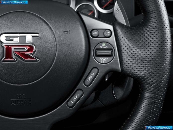 2010 Nissan Gt-r Specv - фотография 13 из 38