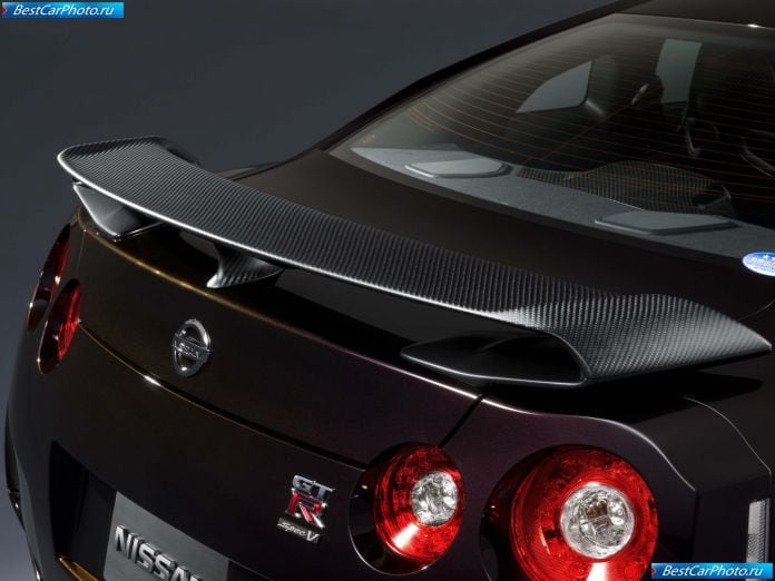 2010 Nissan Gt-r Specv - фотография 19 из 38 2010 Nissan Gt-r Specv - фотография 19 из 38