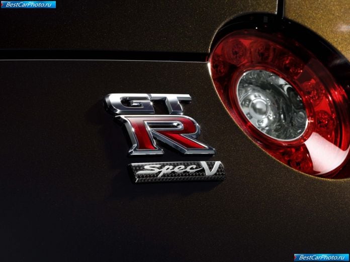 2010 Nissan Gt-r Specv - фотография 21 из 38 2010 Nissan Gt-r Specv - фотография 21 из 38