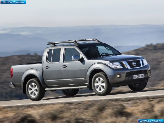 2010 Nissan Navara - фотография 1 из 25