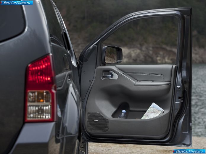 2010 Nissan Navara - фотография 18 из 25