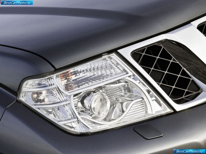 2010 Nissan Navara - фотография 20 из 25