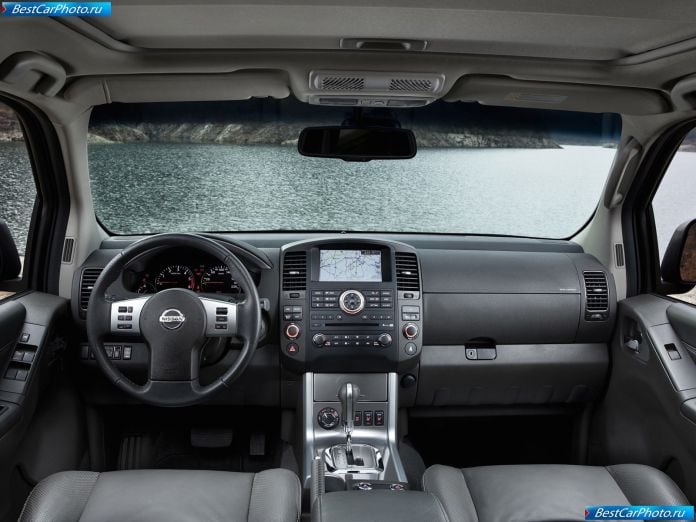 2010 Nissan Pathfinder - фотография 12 из 24