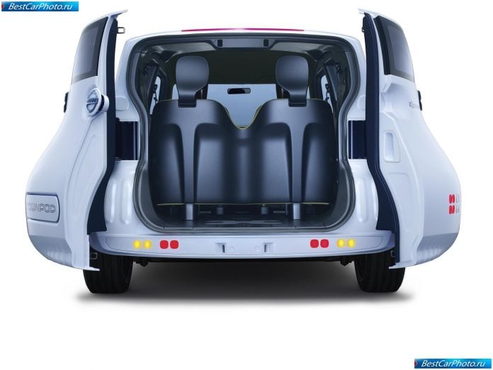 2010 Nissan Townpod Concept - фотография 24 из 35 2010 Nissan Townpod Concept - фотография 24 из 35