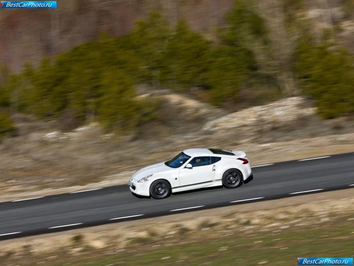 2011 Nissan 370z Gt Edition - фотография 11 из 26