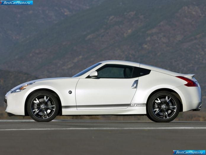 2011 Nissan 370z Gt Edition - фотография 13 из 26