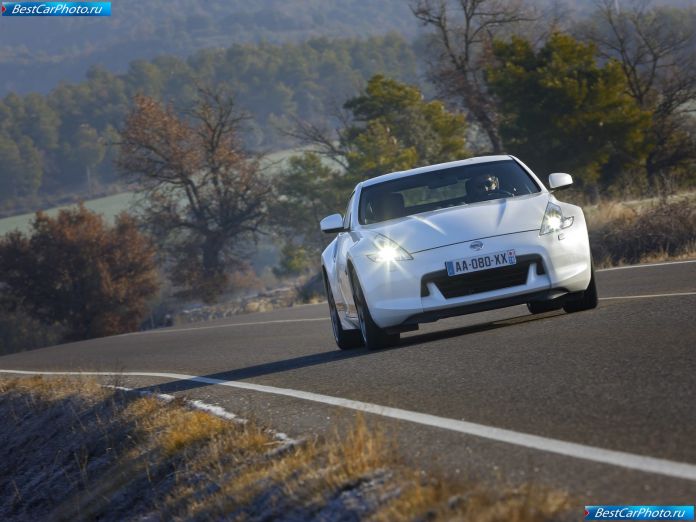 2011 Nissan 370z Gt Edition - фотография 21 из 26