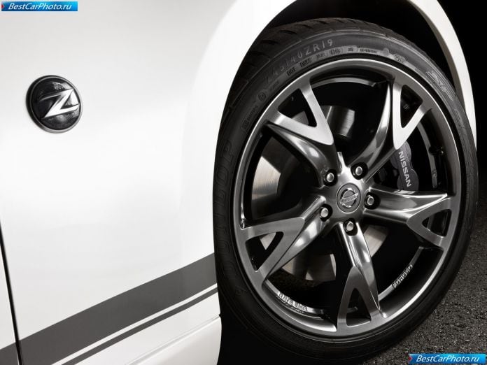 2011 Nissan 370z Gt Edition - фотография 25 из 26