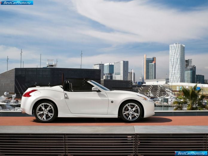 2011 Nissan 370z Roadster - фотография 6 из 16
