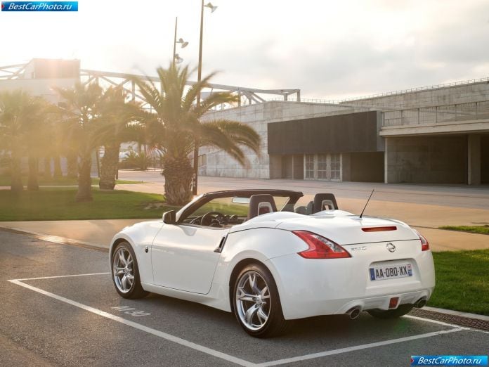 2011 Nissan 370z Roadster - фотография 14 из 16 2011 Nissan 370z Roadster - фотография 14 из 16