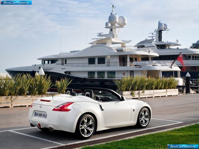 2011 Nissan 370z Roadster - фотография 15 из 16 2011 Nissan 370z Roadster - фотография 15 из 16