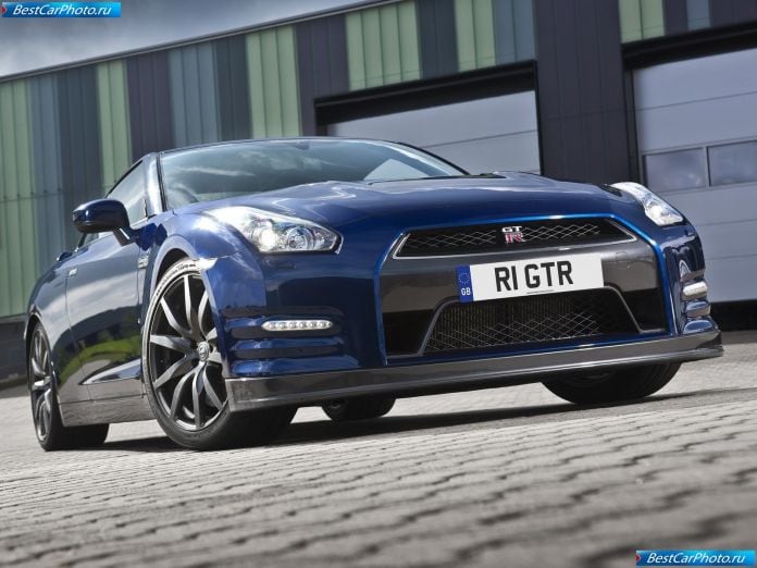 2011 Nissan Gt-r - фотография 4 из 131