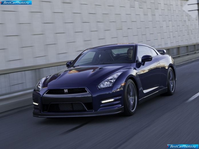 2011 Nissan Gt-r - фотография 8 из 131