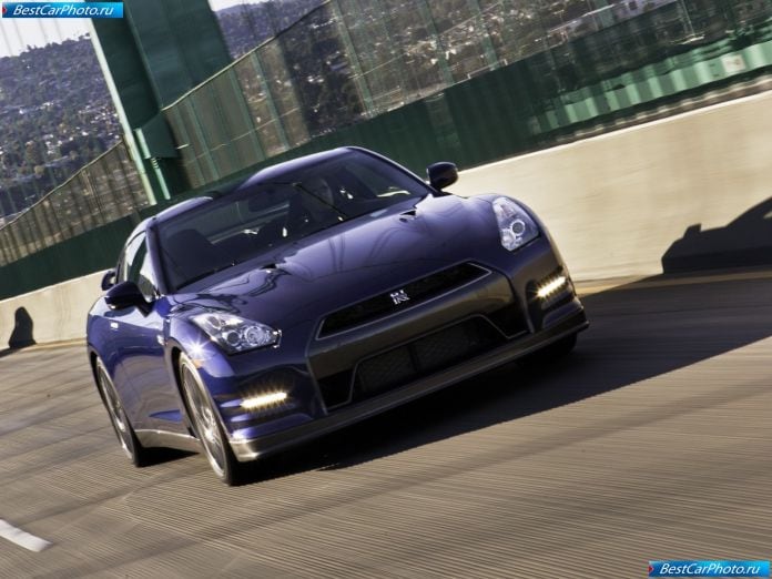 2011 Nissan Gt-r - фотография 13 из 131