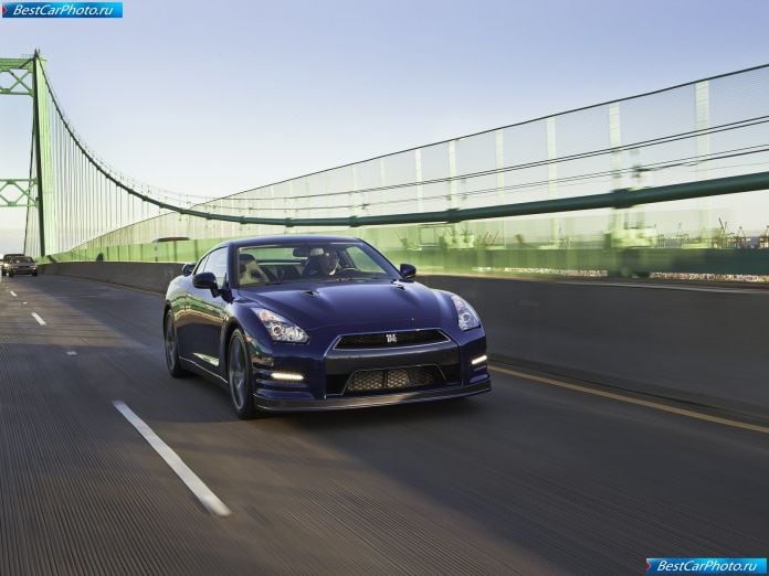 2011 Nissan Gt-r - фотография 16 из 131