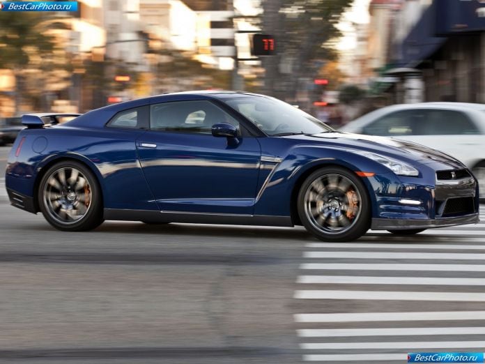 2011 Nissan Gt-r - фотография 21 из 131 2011 Nissan Gt-r - фотография 21 из 131