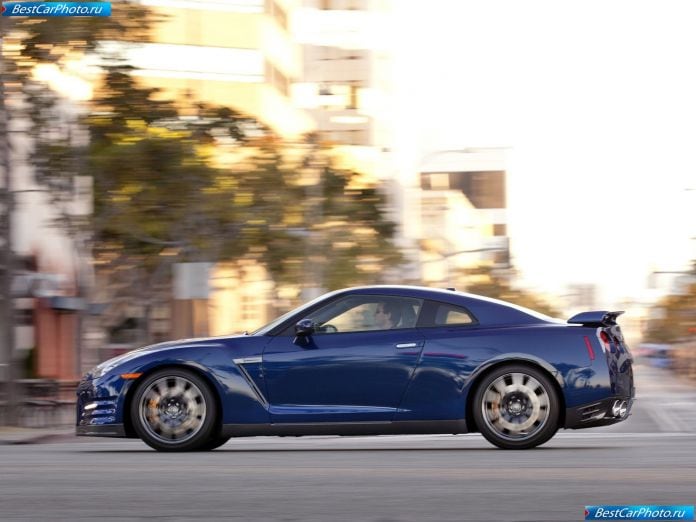 2011 Nissan Gt-r - фотография 27 из 131 2011 Nissan Gt-r - фотография 27 из 131