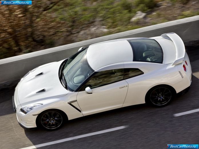 2011 Nissan Gt-r - фотография 30 из 131