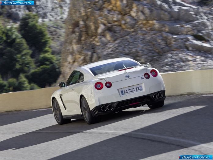 2011 Nissan Gt-r - фотография 36 из 131 2011 Nissan Gt-r - фотография 36 из 131