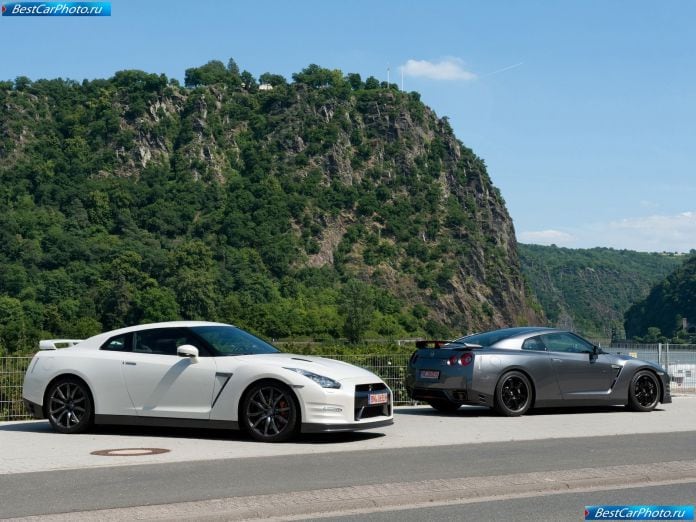 2011 Nissan Gt-r - фотография 48 из 131