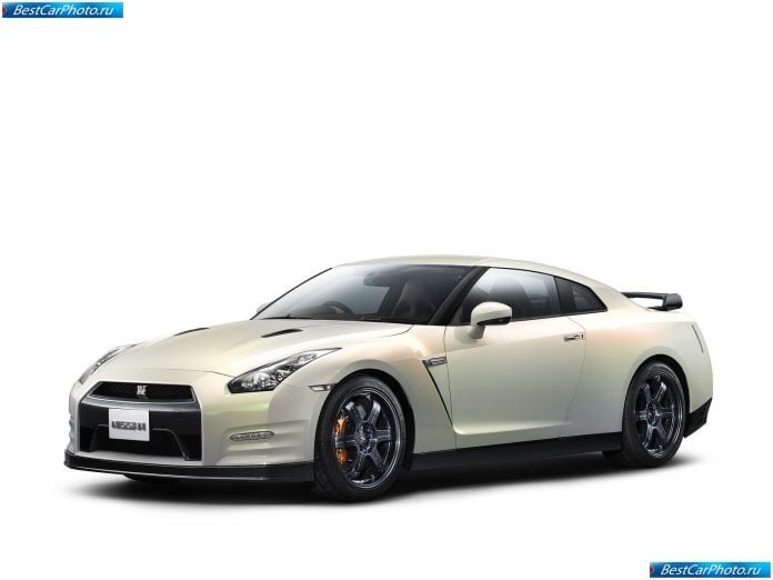 2011 Nissan Gt-r - фотография 55 из 131