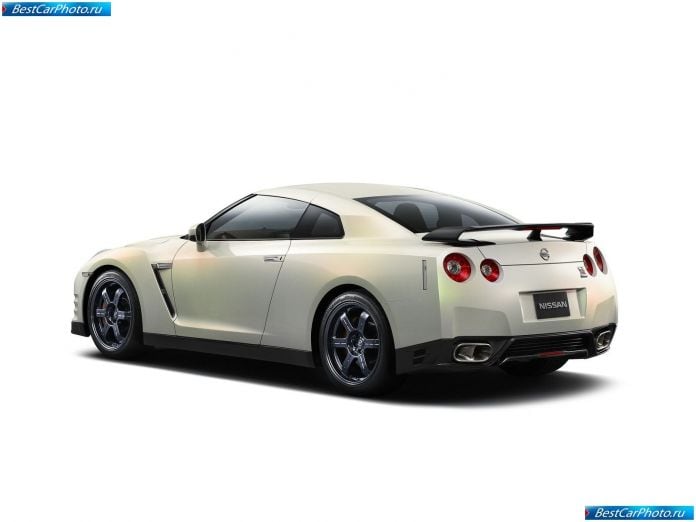 2011 Nissan Gt-r - фотография 59 из 131