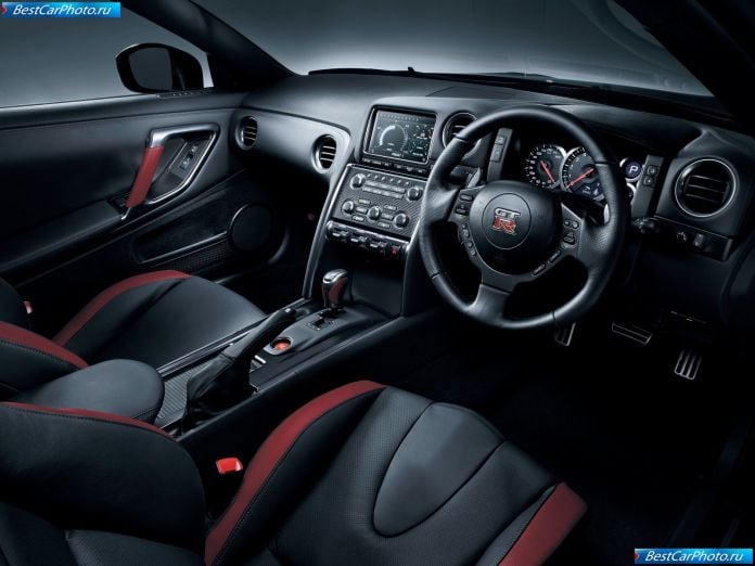 2011 Nissan Gt-r - фотография 64 из 131
