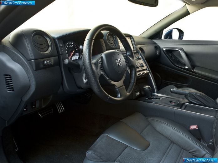 2011 Nissan Gt-r - фотография 68 из 131