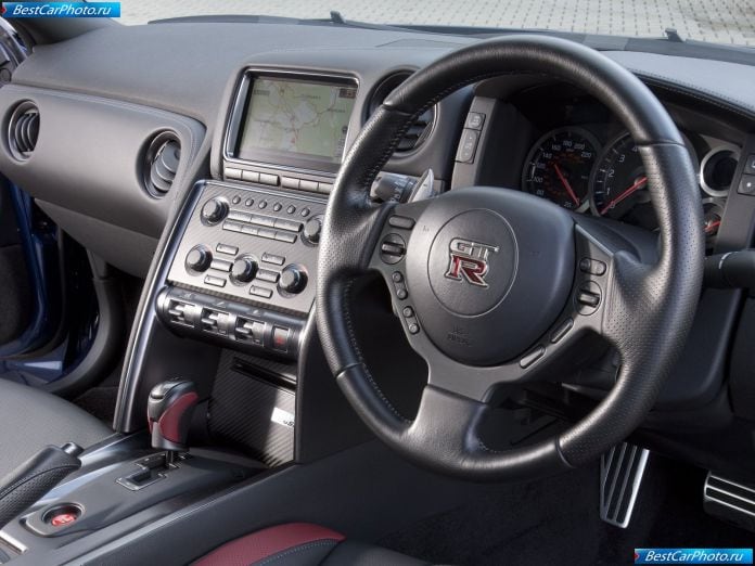 2011 Nissan Gt-r - фотография 69 из 131
