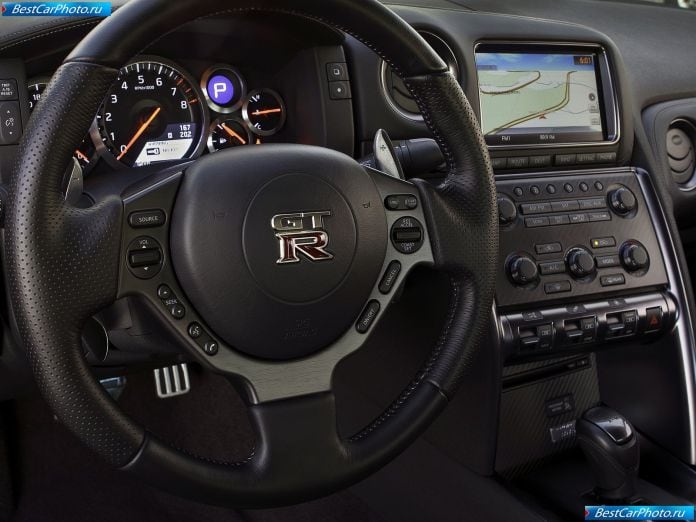 2011 Nissan Gt-r - фотография 70 из 131