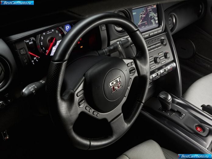 2011 Nissan Gt-r - фотография 71 из 131