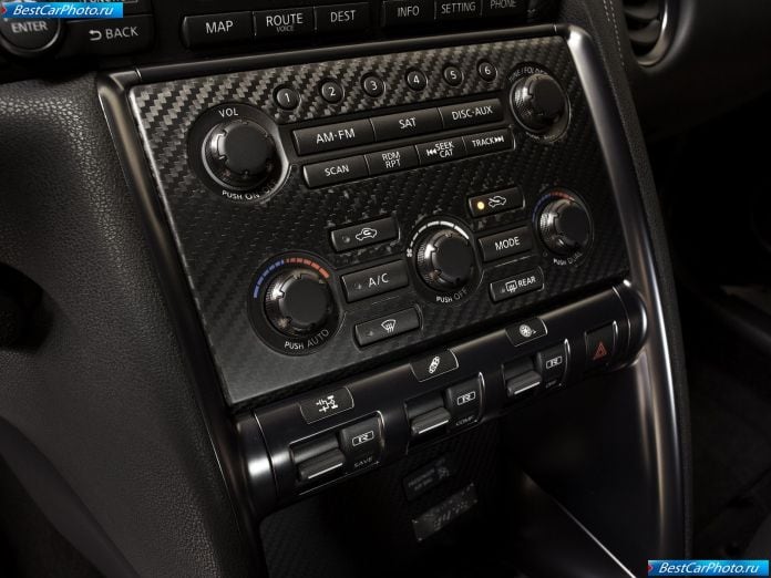 2011 Nissan Gt-r - фотография 84 из 131