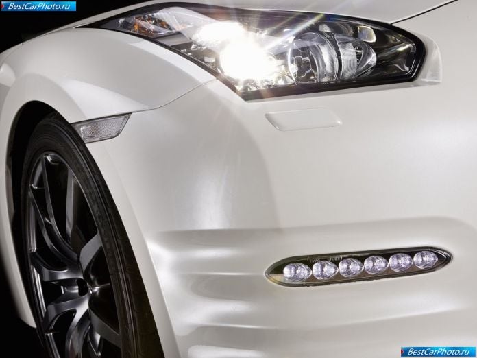 2011 Nissan Gt-r - фотография 98 из 131