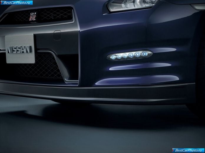 2011 Nissan Gt-r - фотография 104 из 131