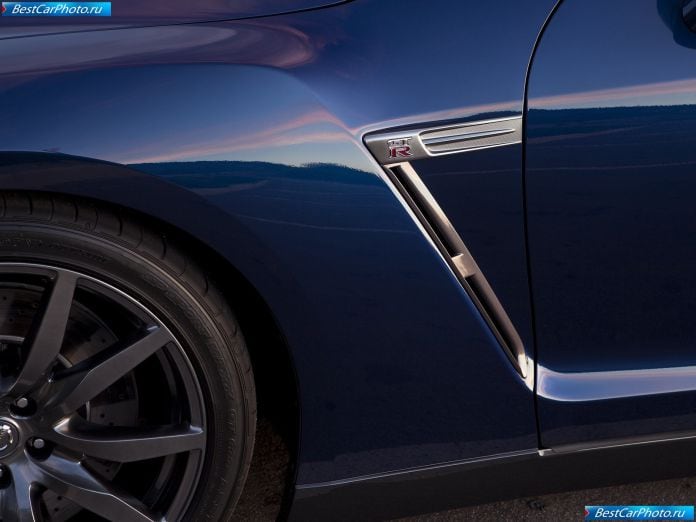 2011 Nissan Gt-r - фотография 110 из 131