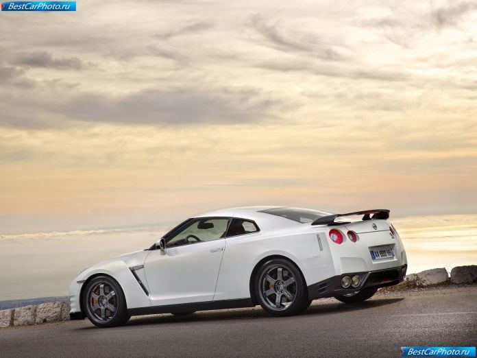2011 Nissan Gt-r Egoist - фотография 17 из 40 2011 Nissan Gt-r Egoist - фотография 17 из 40