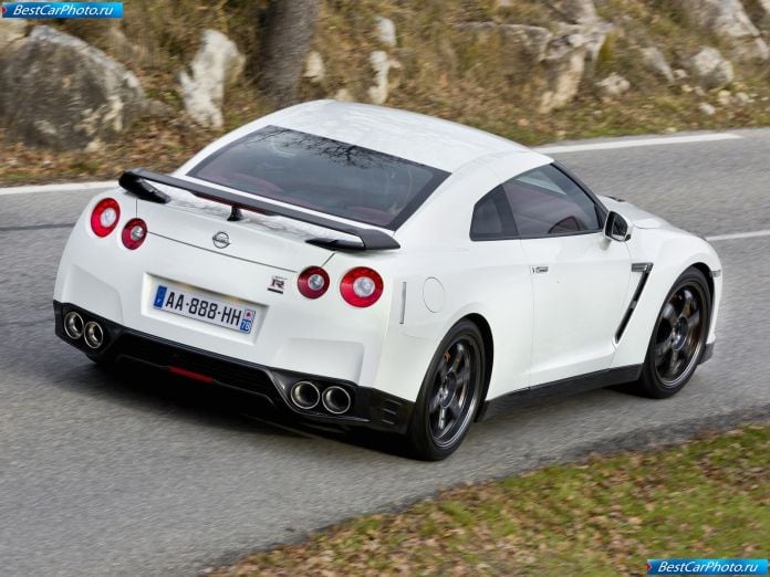 2011 Nissan Gt-r Egoist - фотография 18 из 40 2011 Nissan Gt-r Egoist - фотография 18 из 40