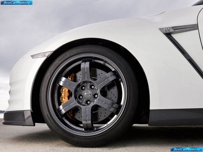 2011 Nissan Gt-r Egoist - фотография 39 из 40