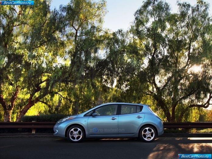 2011 Nissan Leaf - фотография 25 из 97