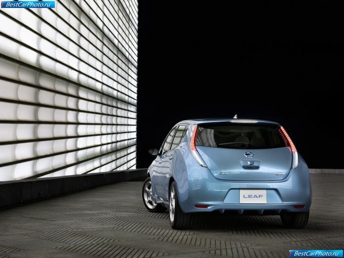 2011 Nissan Leaf - фотография 29 из 97