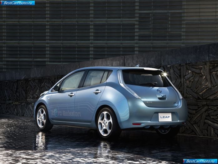 2011 Nissan Leaf - фотография 30 из 97