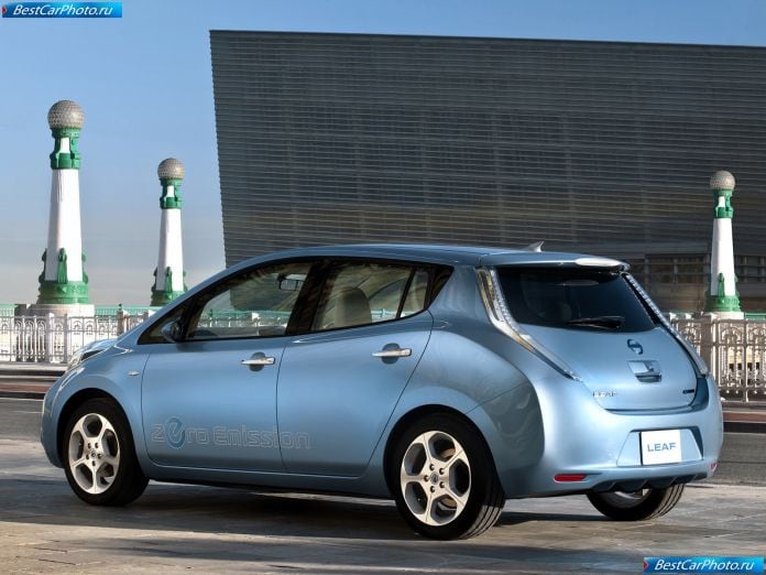 2011 Nissan Leaf - фотография 31 из 97