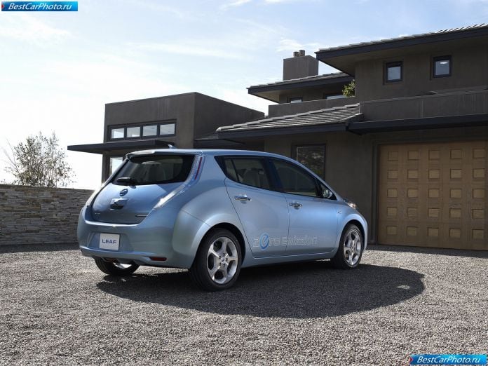 2011 Nissan Leaf - фотография 35 из 97
