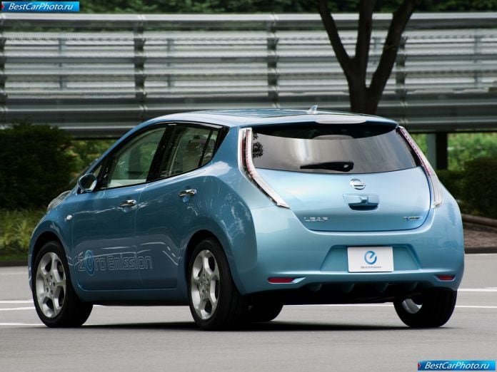 2011 Nissan Leaf - фотография 42 из 97
