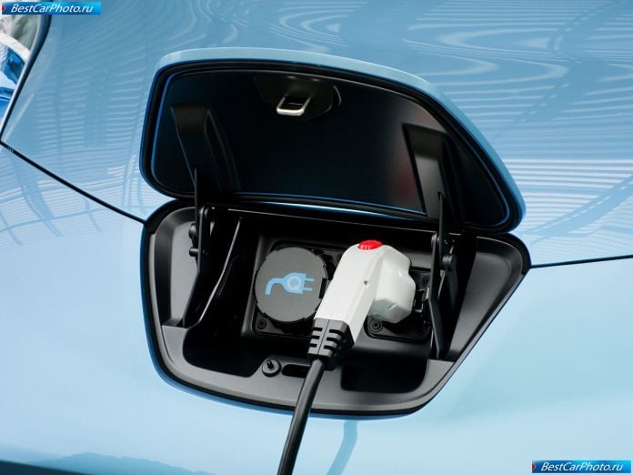 2011 Nissan Leaf - фотография 90 из 97