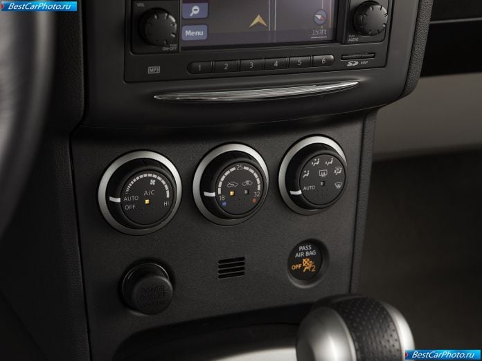 2011 Nissan Rogue - фотография 14 из 29