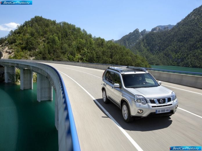 2011 Nissan X-trail - фотография 11 из 31