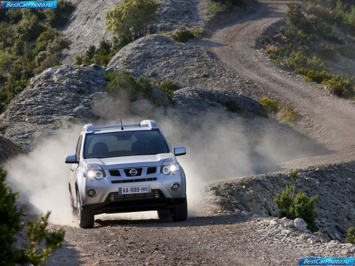 2011 Nissan X-trail - фотография 15 из 31